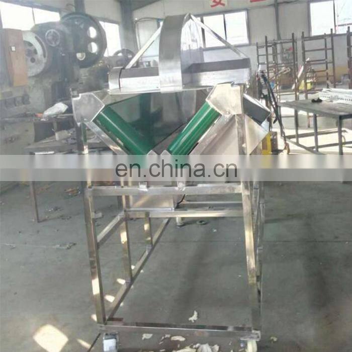 Sauerkraut half cutting machine for cabbage cutting into two parts