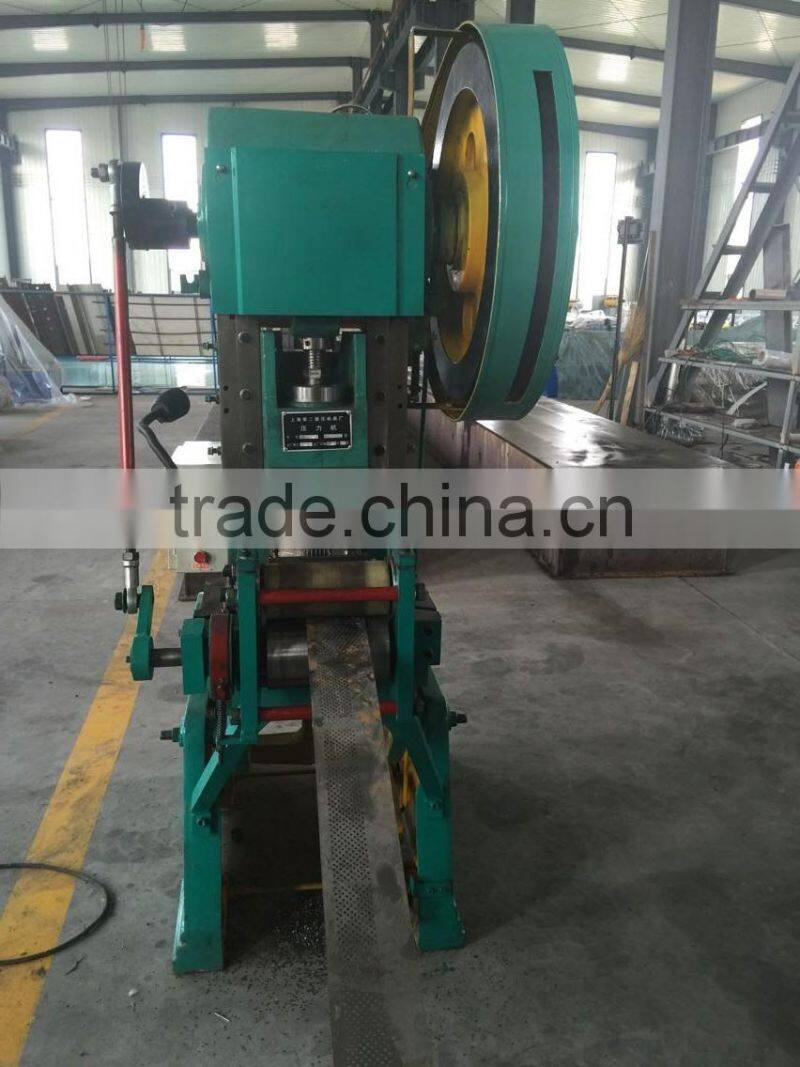 Shutter door roll forming machine