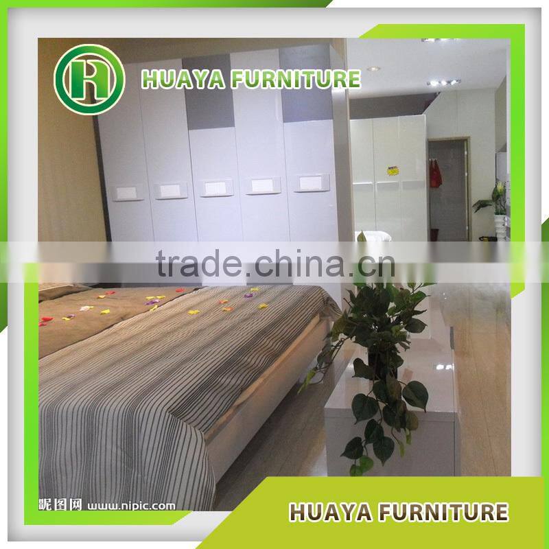 2015 hot selling popular hand carved wood wardrobe