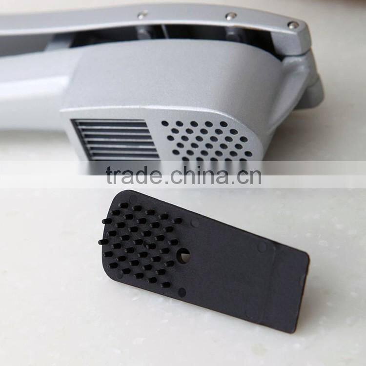 Hand-held 2 in 1 function kitchenware aluminum alloy garlic tool