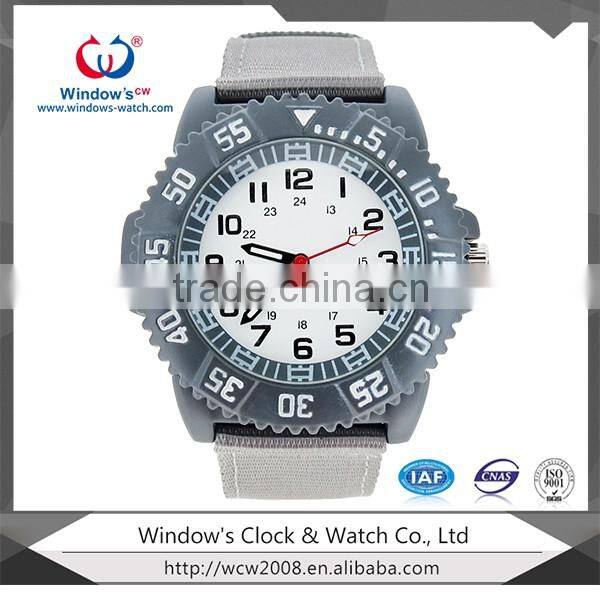2016 hot sell new fashion nylon quartz man watch