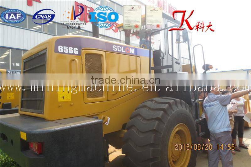 Earth-moving wheel loader bucket