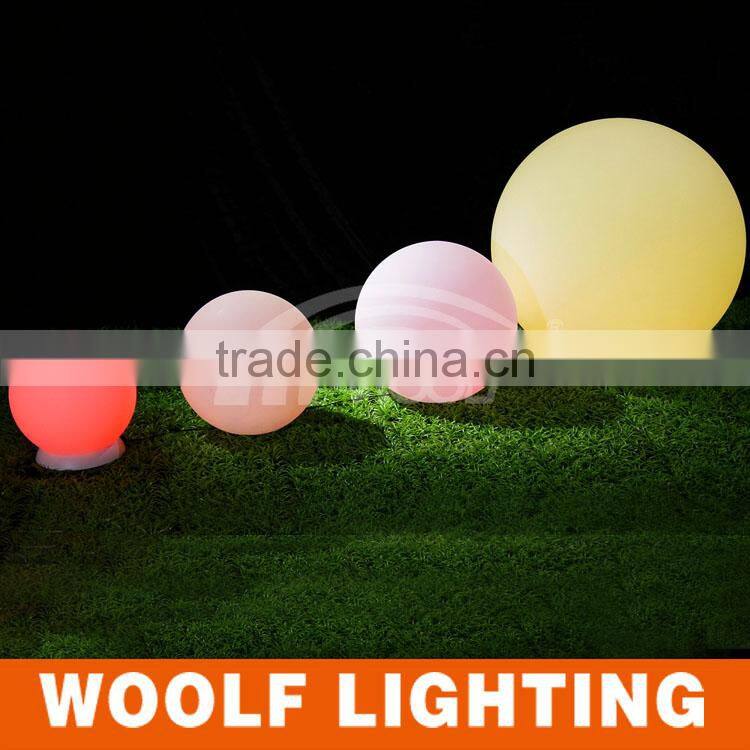 Wonderful Glowing Outdoor Swimming Pool and Garden Used Rechargeable Colouful Waterproof LED Light Up Ball