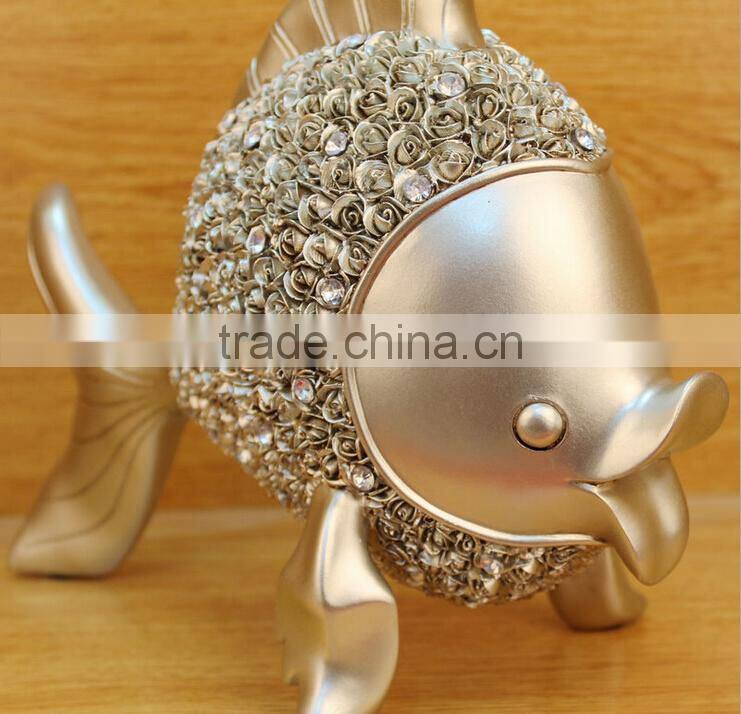 Resin fish decoration with rose pattern