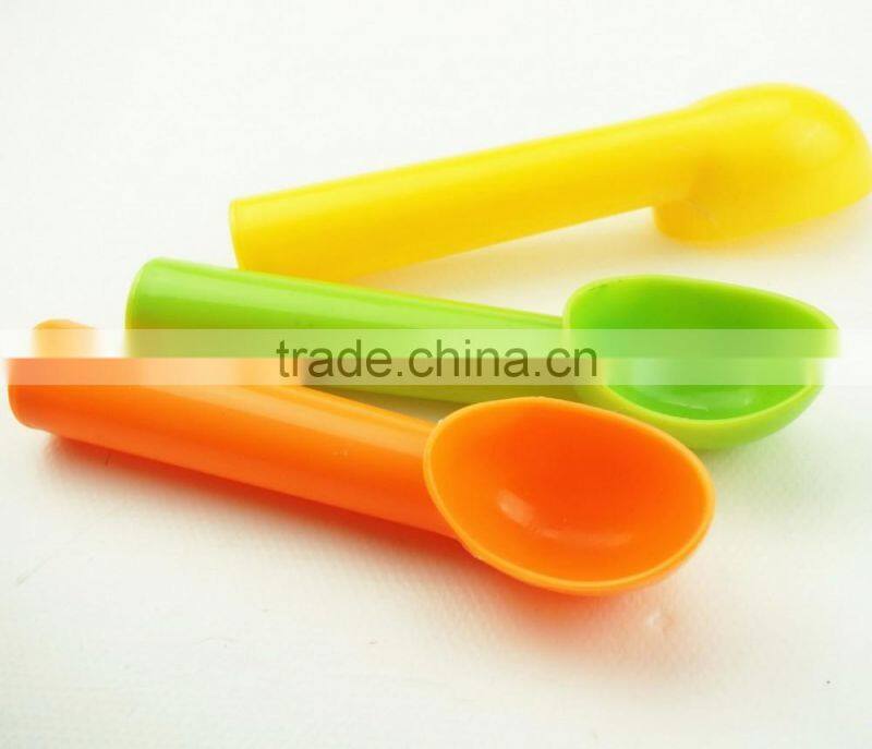 41026 plastic ice cream spoon