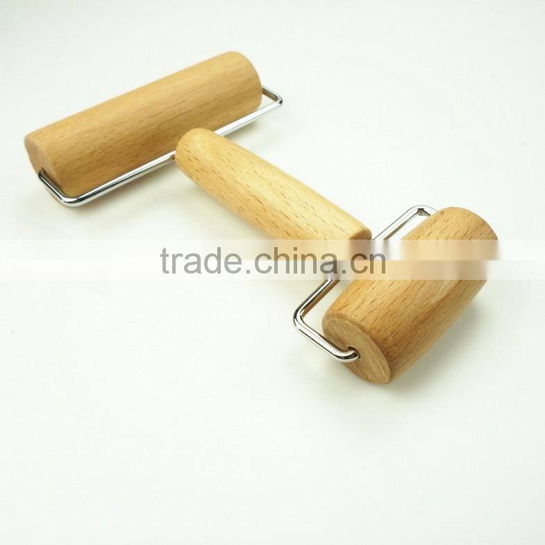 22028 wooden pastry pizza rollers