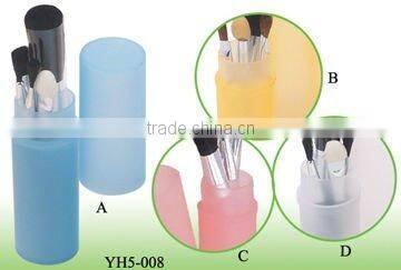 makeup brush set in plastic box