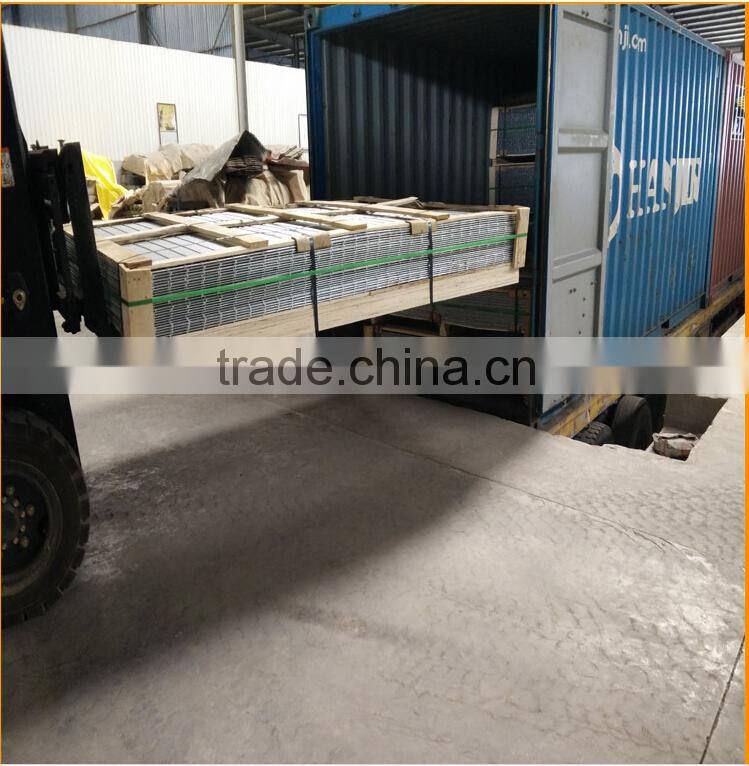 Low Price PVC Coated Triangle Bending Fence