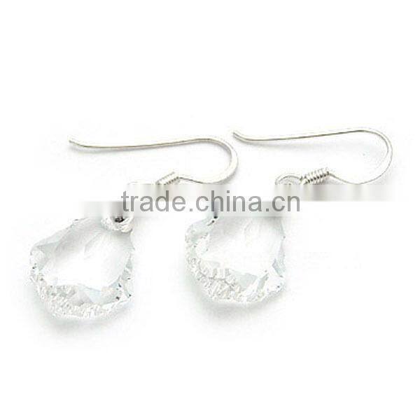 2016 noble beautiful in color crystal earrings