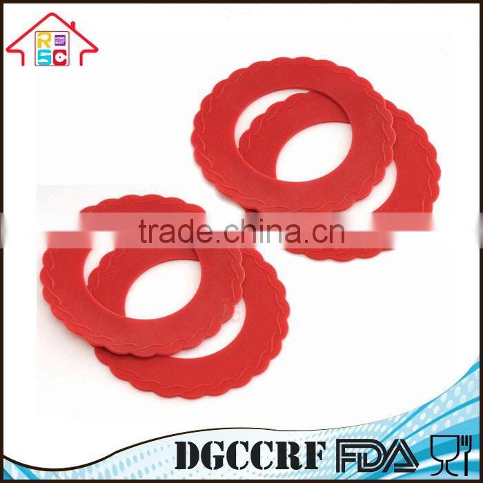 NBRSC Reusable Mini Pie Pan Crust Shields Silicone Cover Set of 4