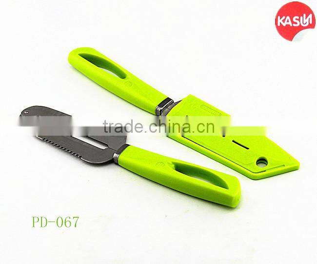 Multi-Functional Peeler Serrated vegetable peeler with cover PD-068