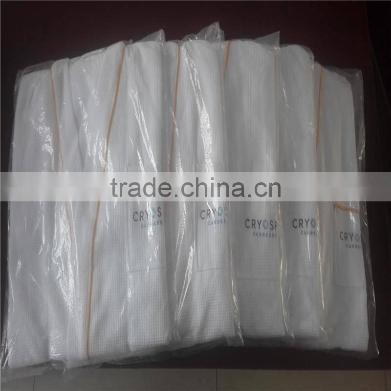 Custom White Color 100% Cotton Waffle Bath Robe With Embroidery Logo