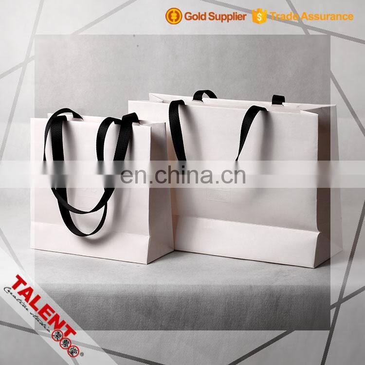 Wholesale Custom printed Cheap Garment Paper Bags For Shopping