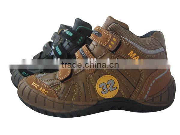 Latest children snow boots with high cut upper