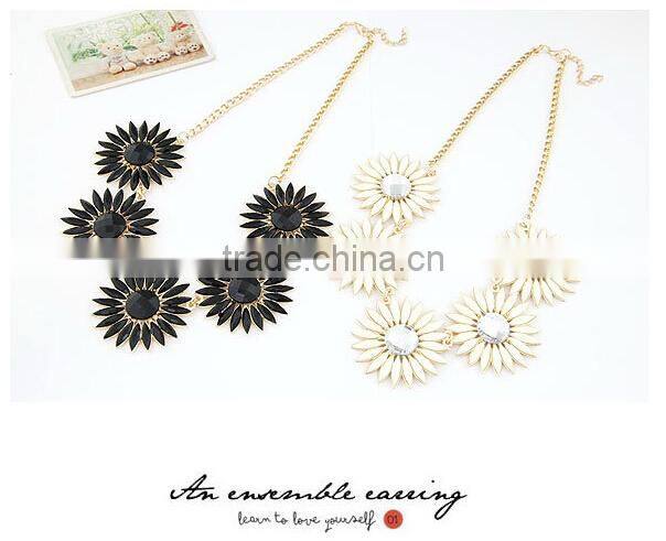 Fashion Multicolor Flower Vintage Choker Collar Pendant Statement Necklace Women Fashion Necklaces for Women 2014