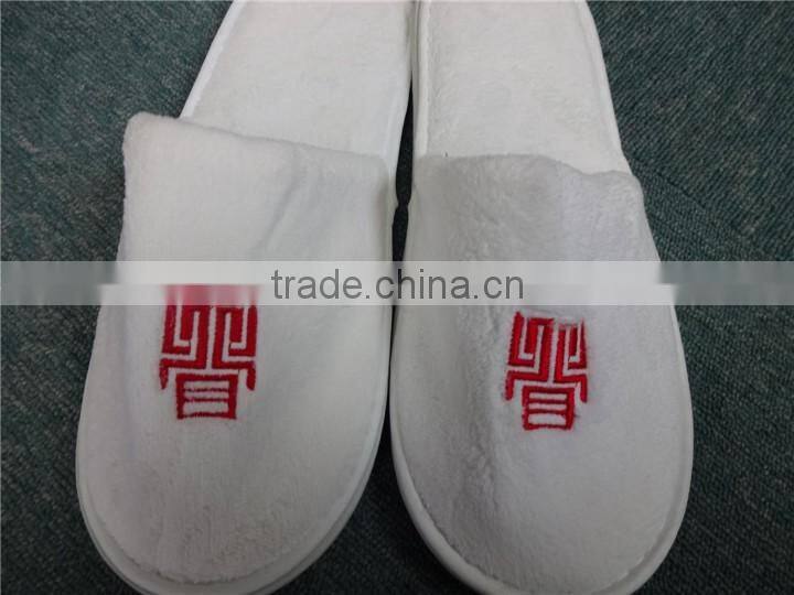 Cheap close and open toe chinese women embroidered slippers