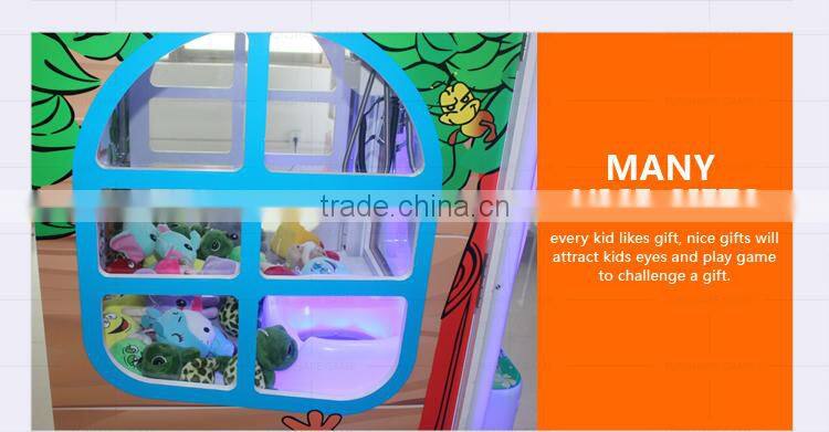 Funshare 2015 Catching Toy Game Machine Deluxe Toy Crane Game Machine Chiildren Game Machine For Amusement Park