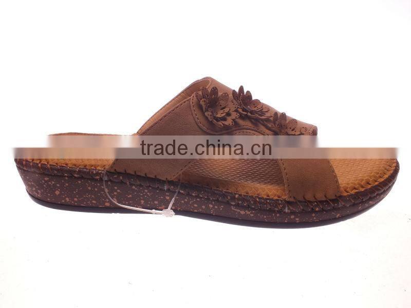Soft mature women slipper comfortable design