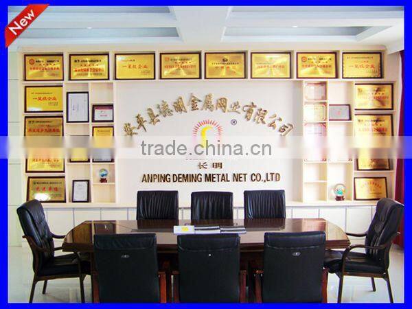 zinc coated wire fence with barbs