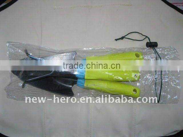 STURDY EASY-GRIP HANDLE GARDEN TOOL