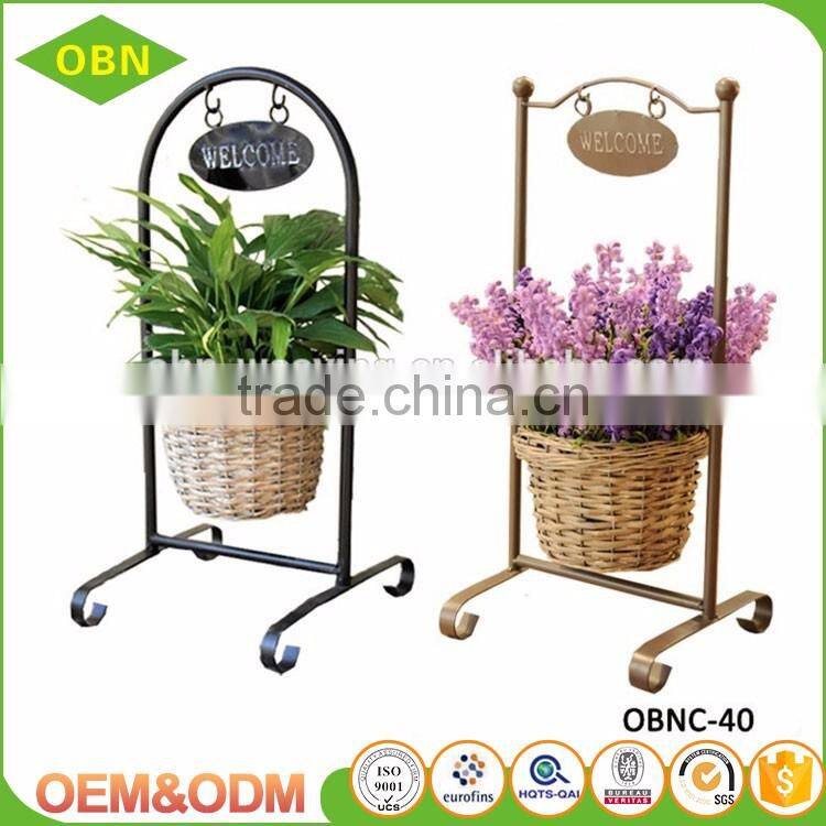 Tabletop wholesale metal frame wicker artificial handmade decorate hanging flower gift basket
