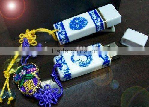32 GB ceramics USB flash disk