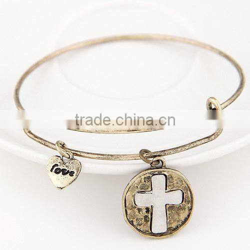 In stock marvelous gorgeous delicate energy bracelet, cuckold pandent bracelet, vintage bangle