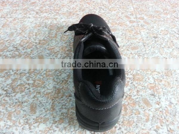 Safety footwear for working outdoors construction steel toe shoes