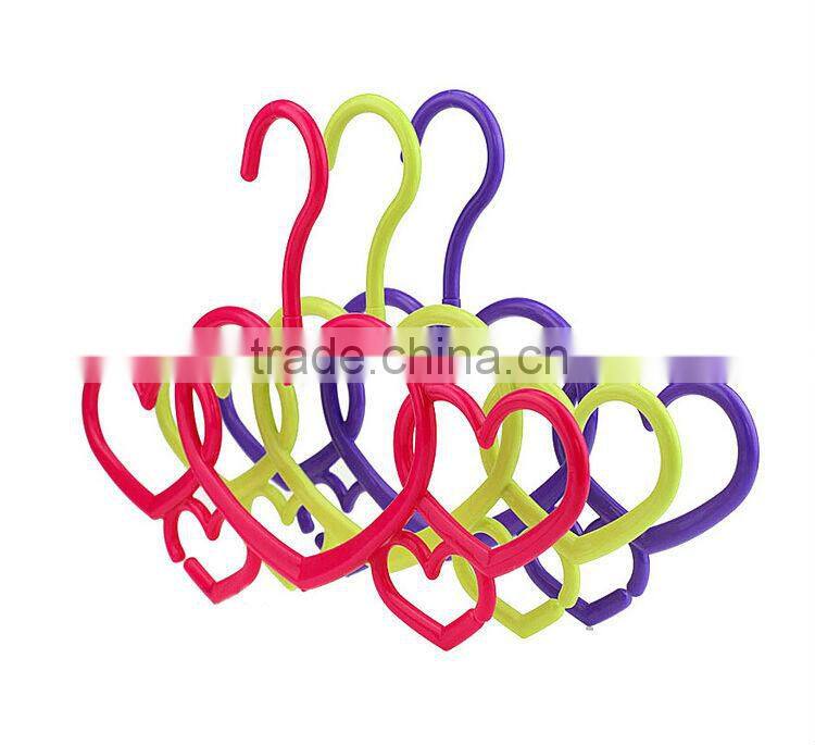 Colorful Heart Shaped Scarf Organizer, Plastic Scarf Holder