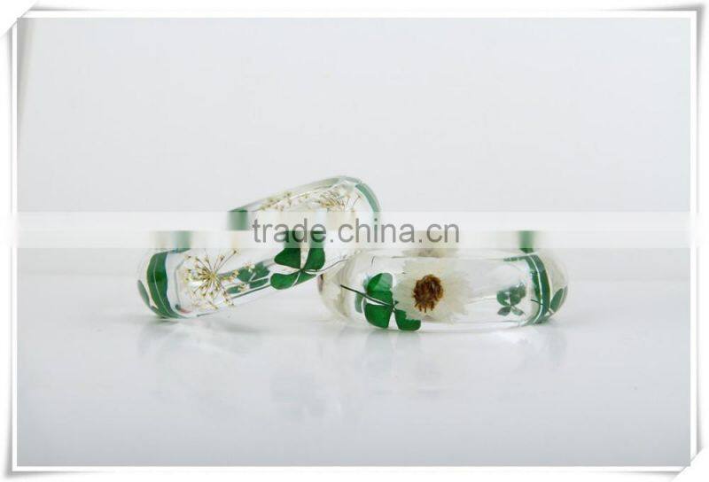 wholesale 2016 special and custom design hot sale real flower resin bangle