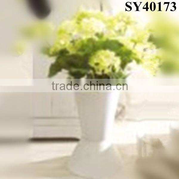 Round large painting plastic pot wholesale