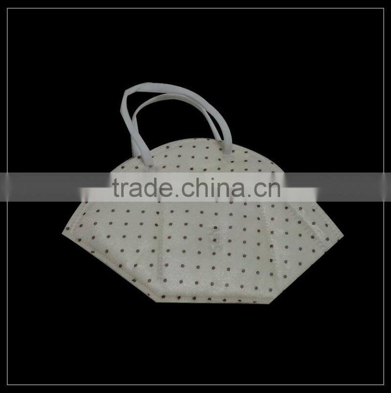Yellow spunlace nonwoven fabric protective face mask with valve