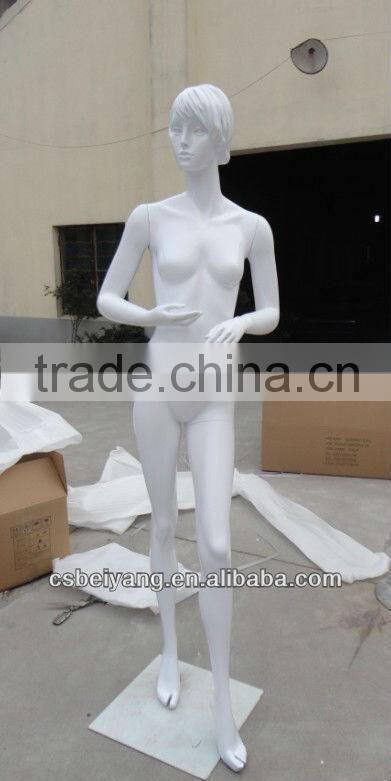 Abstract female mannequin