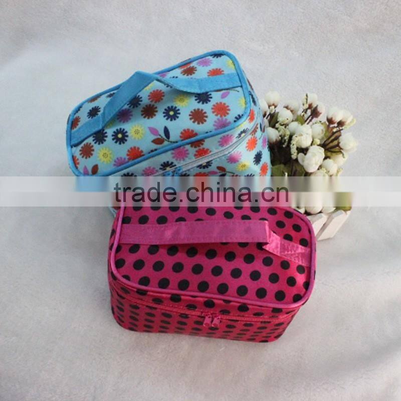 China Manufacturer New Design Handle Tote Makeup Bag Cosmetic