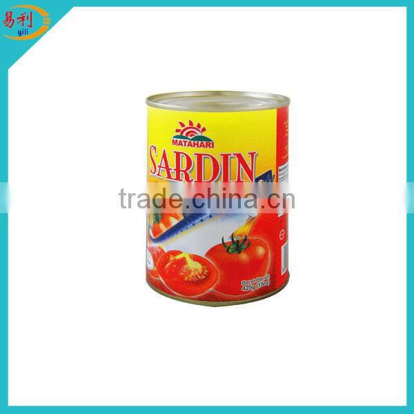 Manufacture of mackerel in tin with tomato sauce