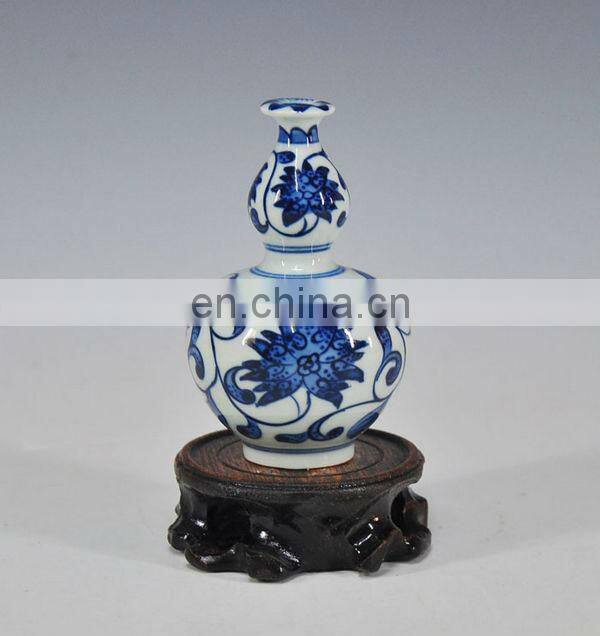 Mini Decorative Chinese Antique blue and white ceramic porcelain vases