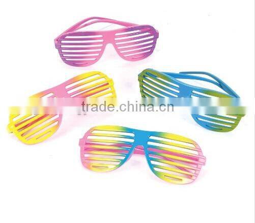 2015 advertising hot slotted sunglasses made in China