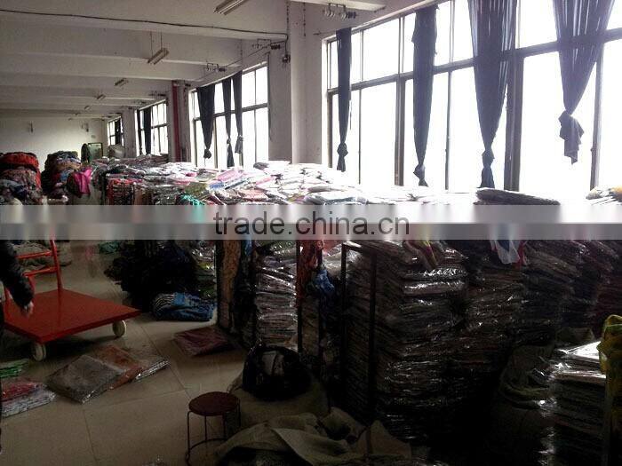 2014 wholesale fashionable square chiffon scarf