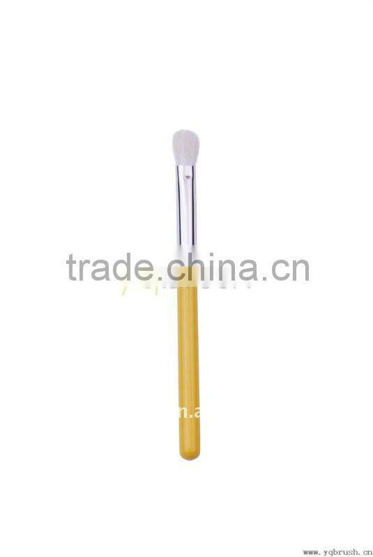 Deluxe concealer makeup brush