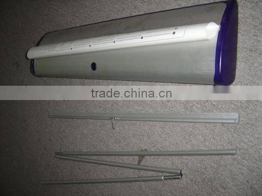 Roll up banner stand