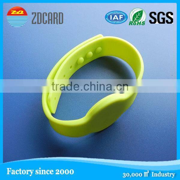 Beautiful printing standard size waterproof proximity wristband tag