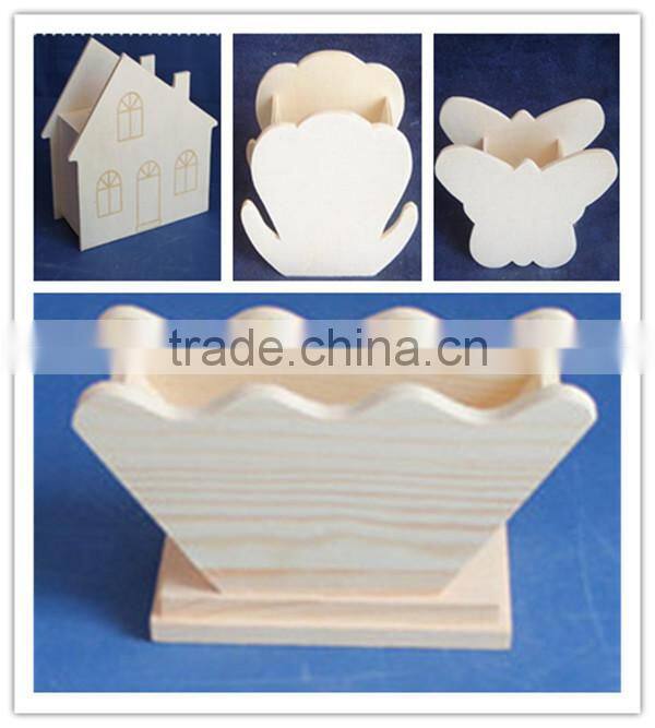 Handmade natural animal shaped decorative desktop wooden pen holder