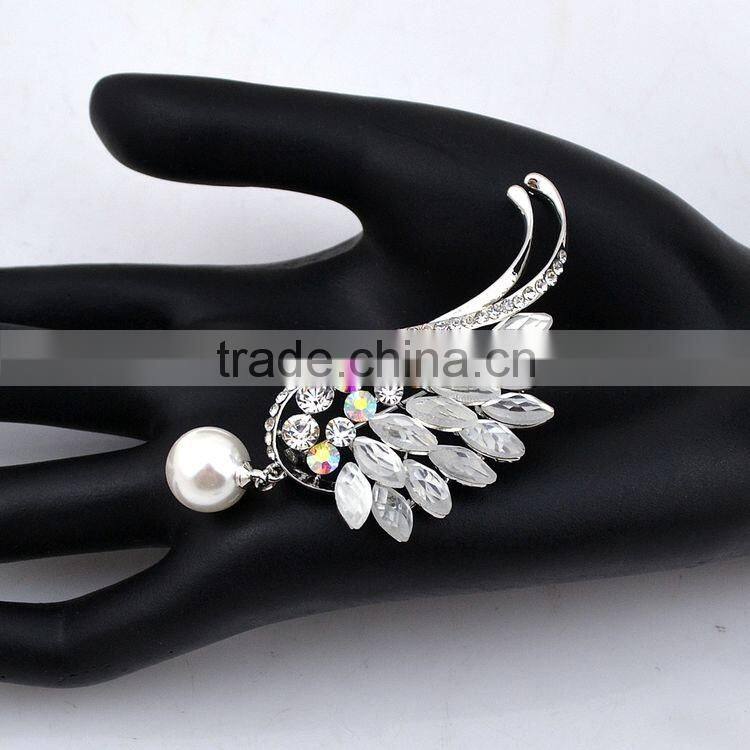 Custom Fancy Gold/Silver Crystal Brooch Wing Pearl Brooch Pin