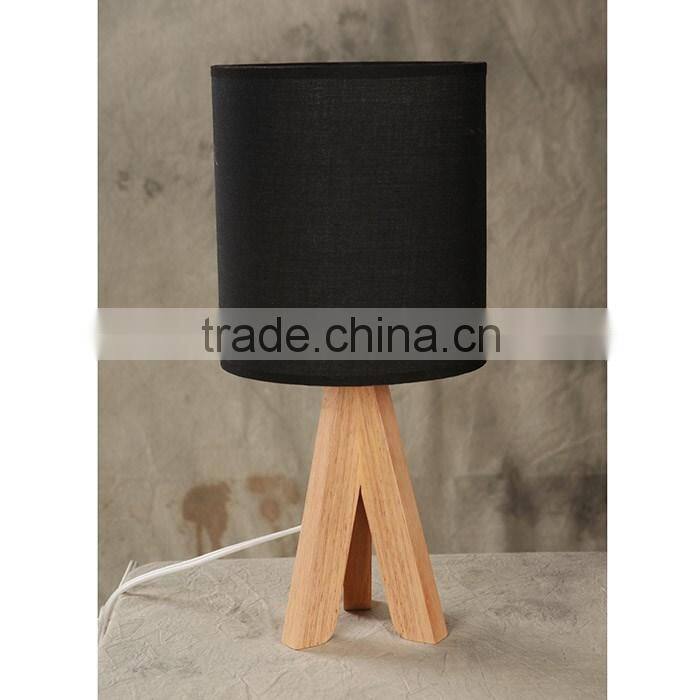 hot saled wooden E27*1 table lamp, fabric /cloth small desk light