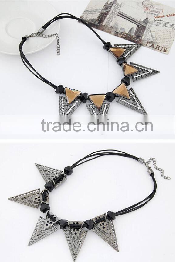 American and European Popular Exquisite Crystal and Resin Alloy Wax Rope Triangle Charm Necklace in Stock
