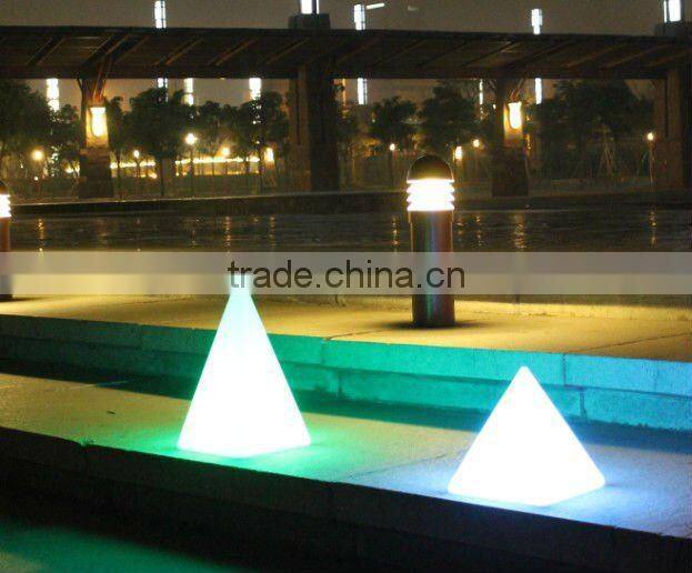 color change rechargeable led pyramid/led restaurant style triangle decorative light
