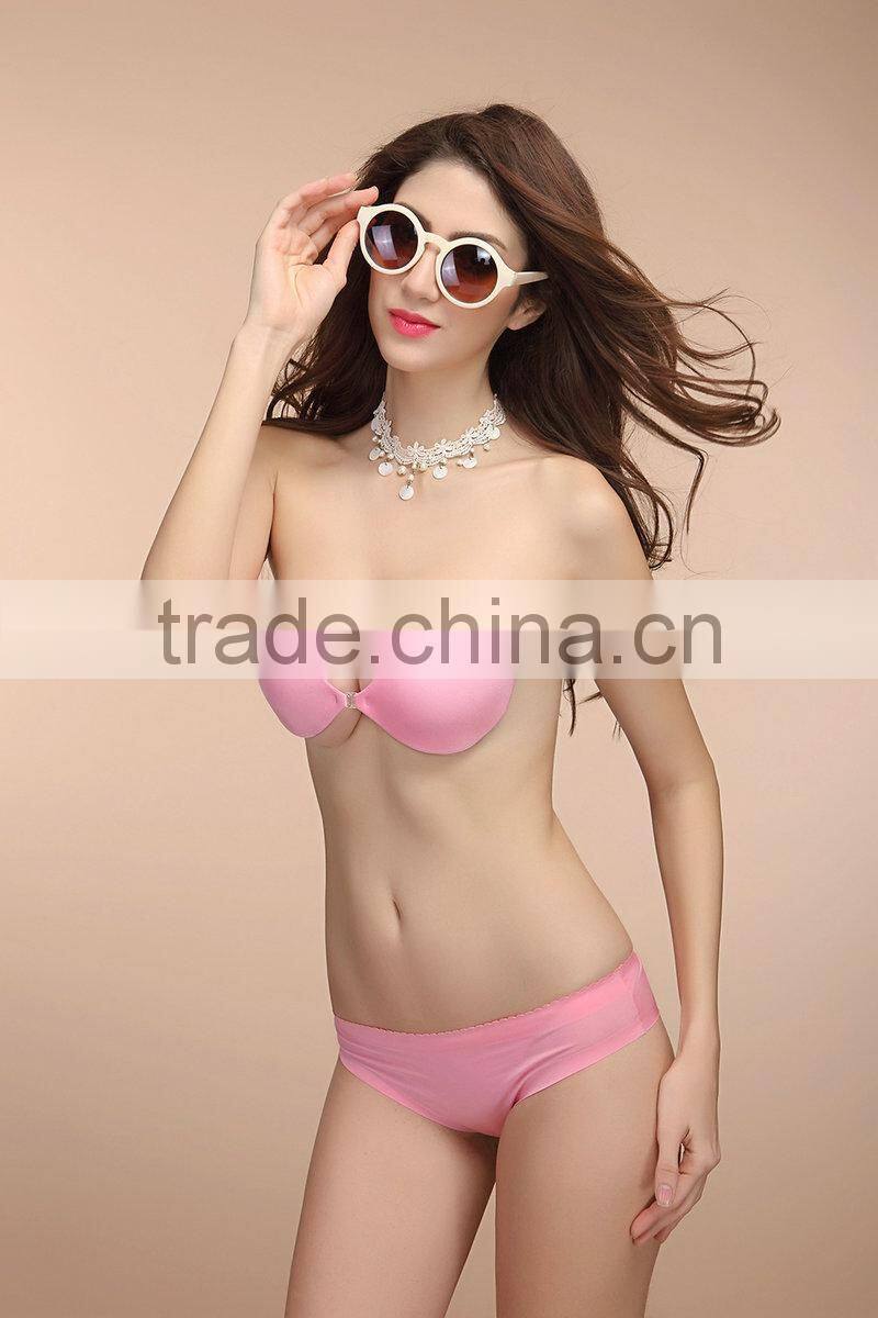 breathable invisible bra model image