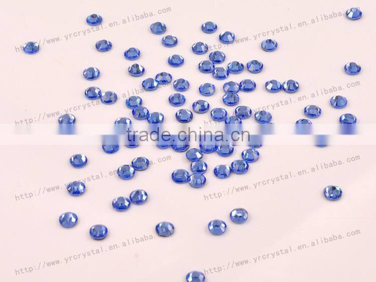 Round shape light sapphire color with silver foiling flat back hotfix strass