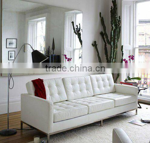 Eero Saarinen lounge Womb chair