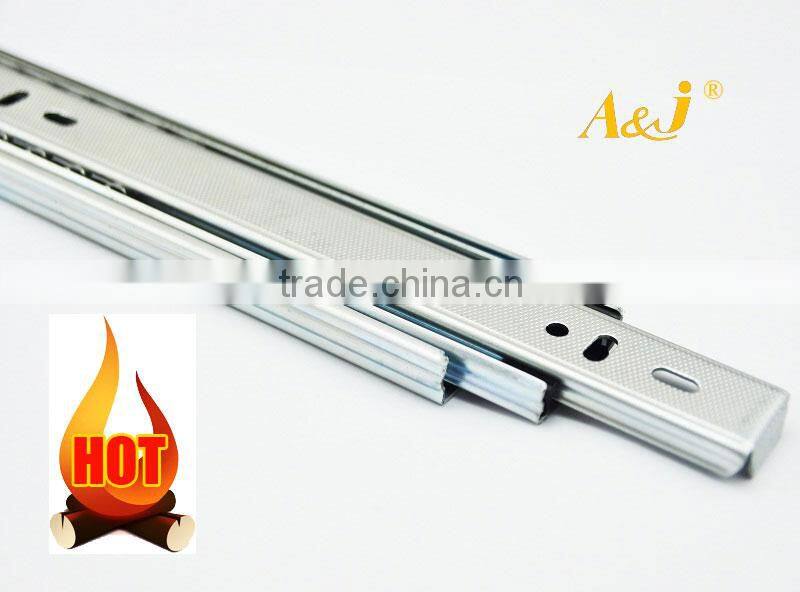 Guang Dong factory good quality 3-4 balls Full extension ball bearing drawer slides